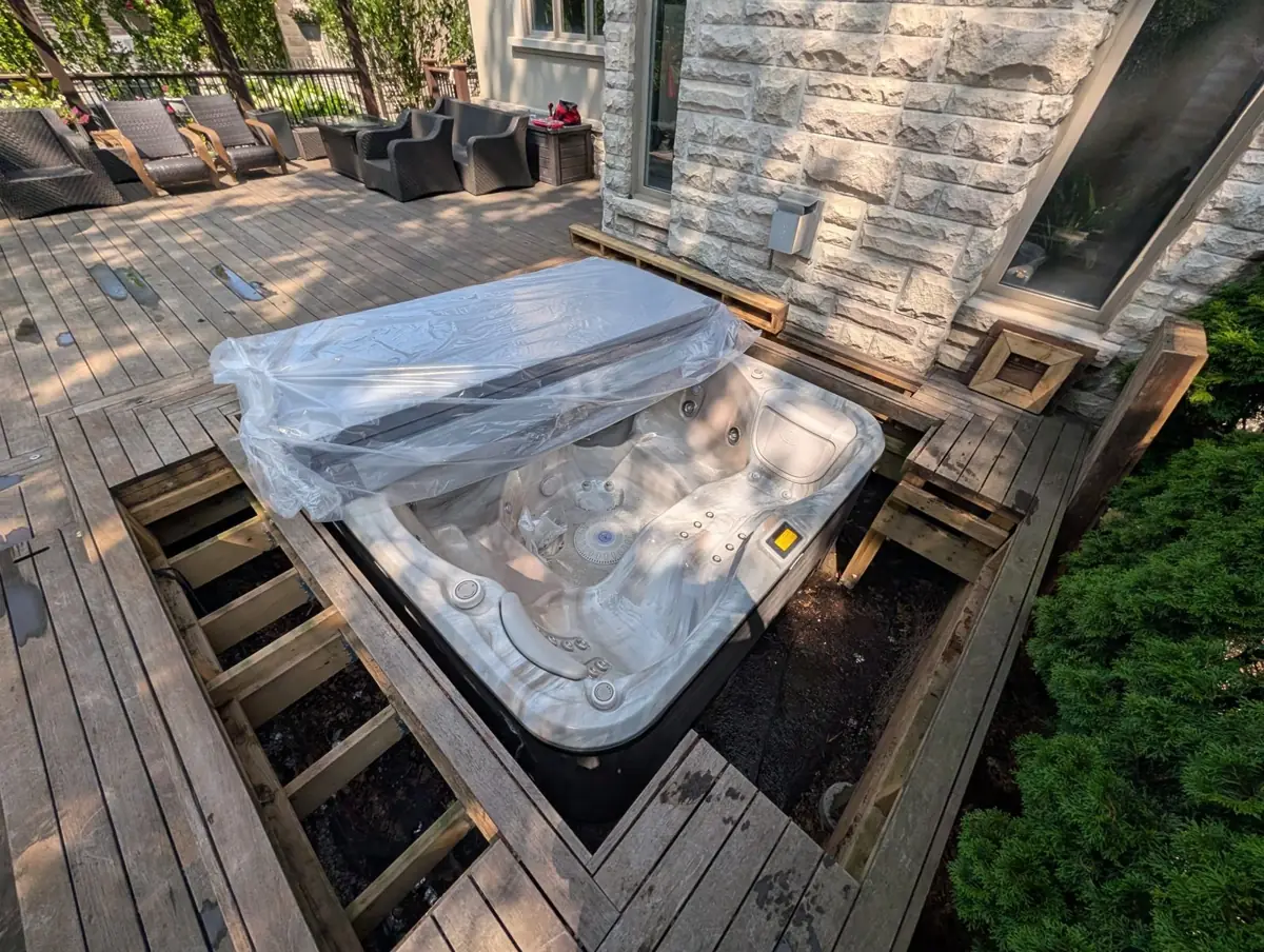 Recessed deck placement in Markham